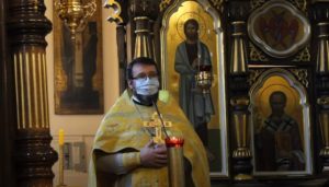 Панихида по убитому Роману Бондаренко в Свято-Покровском соборе Гродно