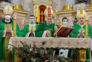 At Mass, Minsk archbishop hands over archdiocese to administrator