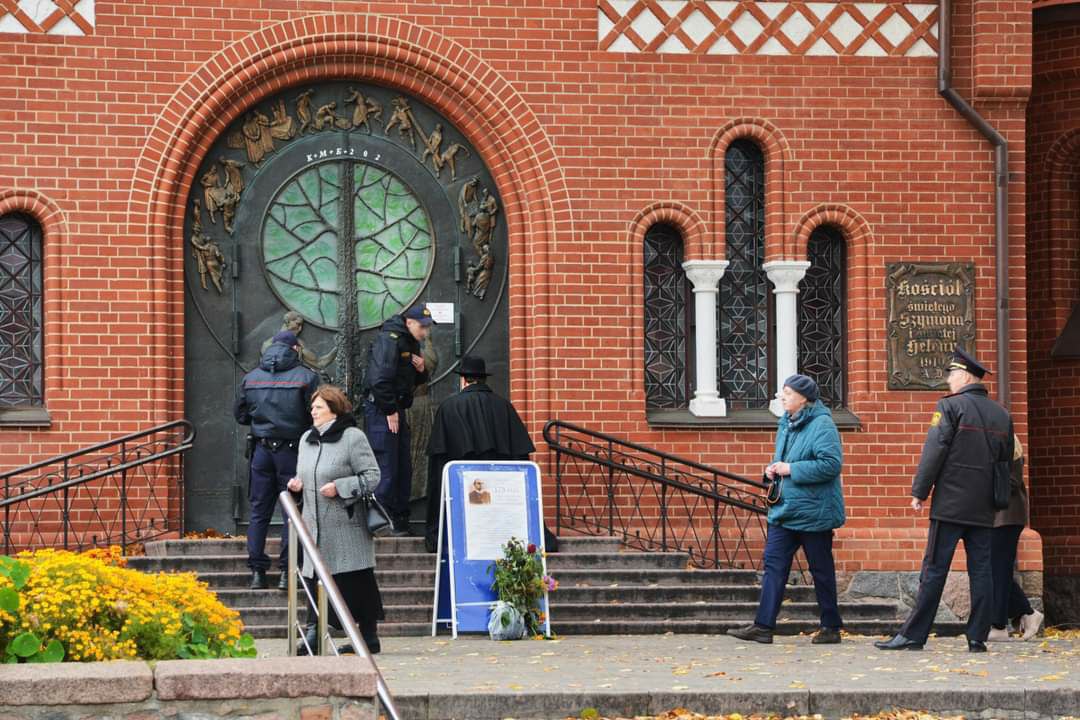 Форум 18. БЕЛАРУСЬ: В Красном костеле в Минске запретили богослужения