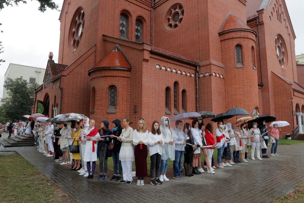 Парафія Чырвонага касцёлу атрымала ліст з Ватыкану: Папа Францыск моліцца за іх