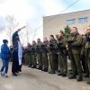 Черный берет для сына священника: батюшка принял участие в мероприятии витебского ОМОНа