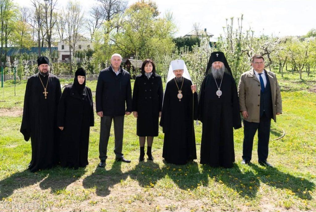 Вениамин, Гавриила, Кочанова и Караев заложили сад в Жировичском монастыре