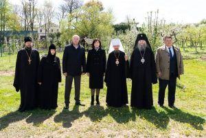 Вениамин, Гавриила, Кочанова и Караев заложили сад в Жировичском монастыре