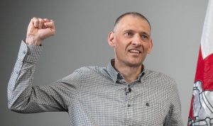 Во время сегодняшней пресс-конференции с участием освобожденных политзаключенных Сергей Тихановский высказался о вере