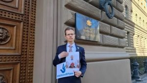 Над беларускім святаром Генрыхам Акалатовічам узяў шэфства латвійскі дэпутат