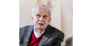 «Выратаваць жыццё Нобеля»: Венцлова заклікае Папу Рымскага