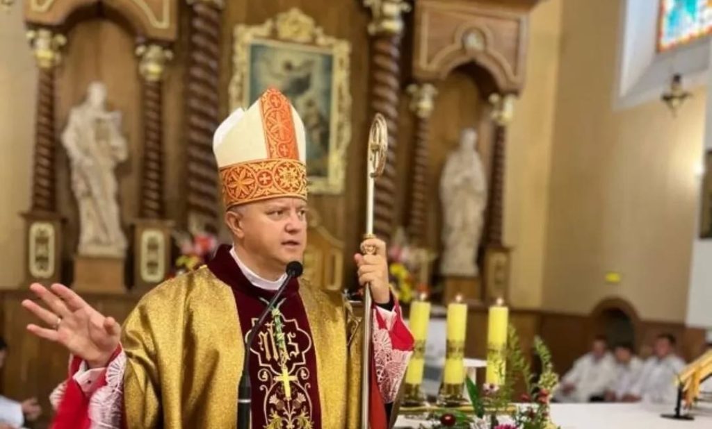 Каталіцкі біскуп марыць, каб дзяржавы хваліліся не ракетамі, але умовамі для моладзі