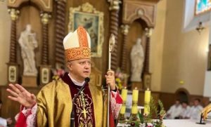 Каталіцкі біскуп марыць, каб дзяржавы хваліліся не ракетамі, але умовамі для моладзі