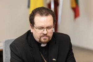 Учредителем BYSOL стал православный священник Виталиус Моцкус
