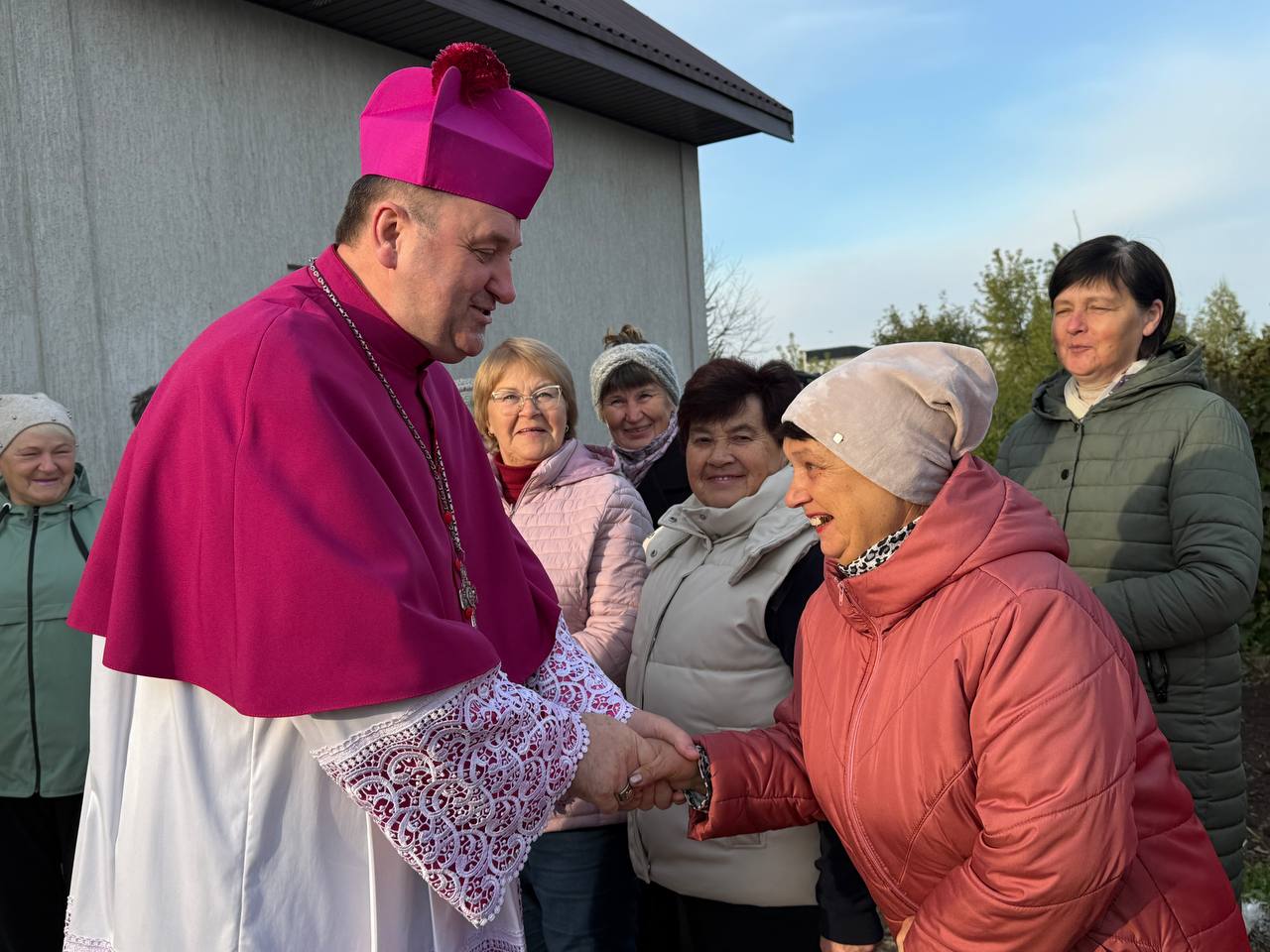 Вместо Розарийного конгресса — областные «Дожинки». Почему глава католического епископата отказался от участия в костёльном мероприятии ради государственного праздника?