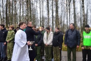Священник благословил турнир, организаторов которого обвиняют в военных преступлениях и политических убийствах