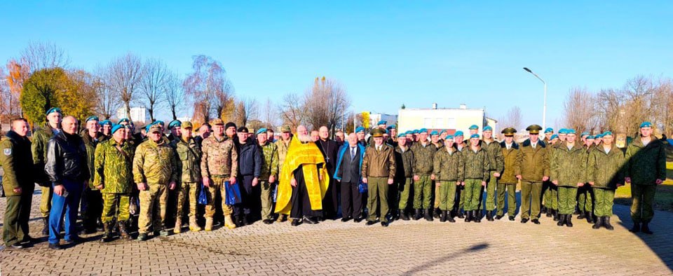 Священник получил награду от ветеранов военной разведки
