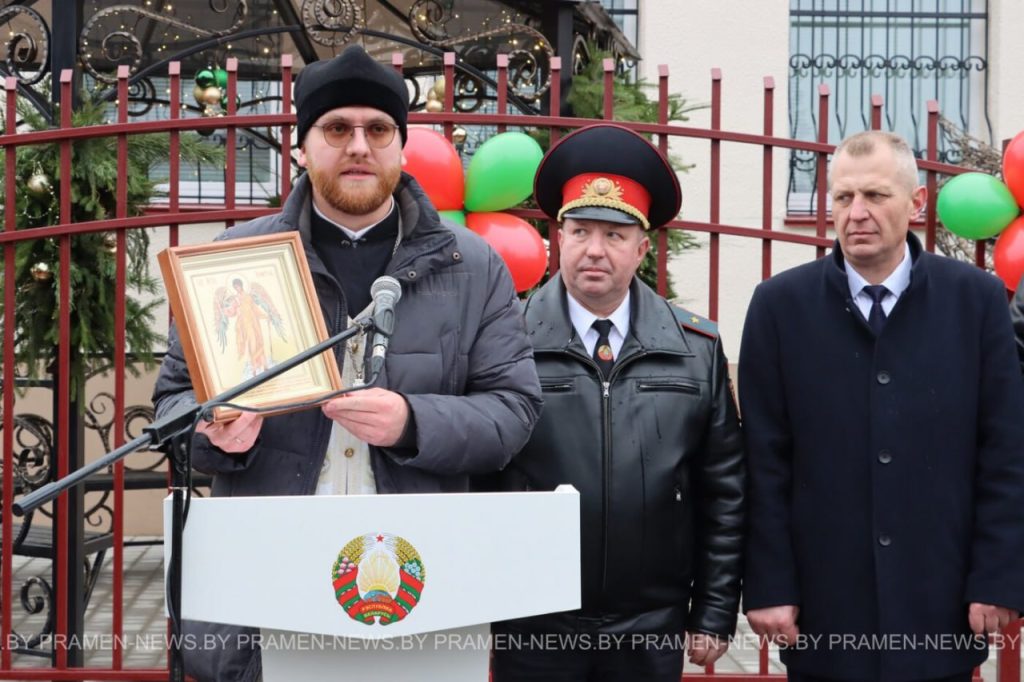 Священник благословил личный состав Столбцовского отделения Департамента охраны