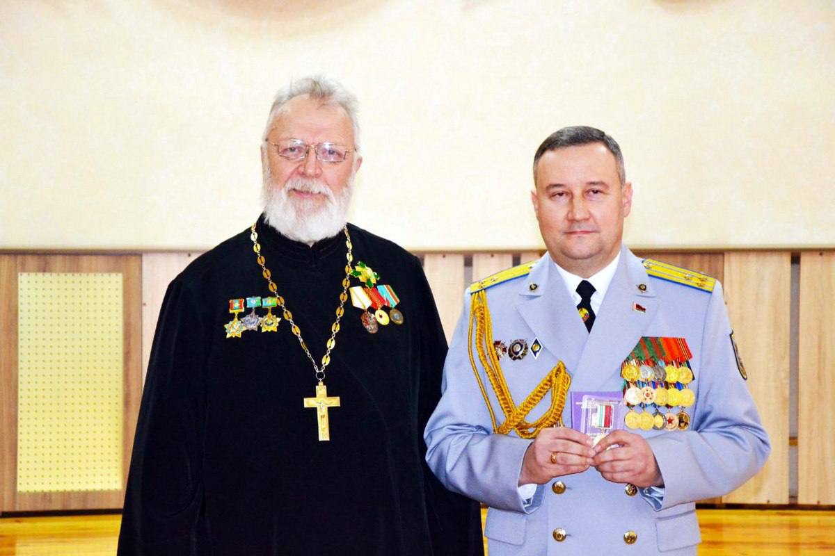 Медаль в честь жертвы советских репрессий получил замначальника Следственного комитета