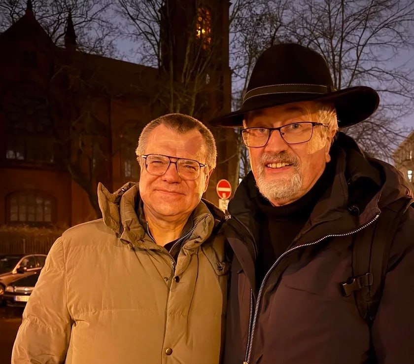 Віктар Бабарыка наведаў царкву ў Берліне, дзе штотыдзень моляцца за беларускіх палітвязняў