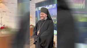 На дзяржаўным тэлебачанні прагучала «Купалінка» — яе выканаў сербскі іераманах, які шмат гадоў жыве ў Беларусі