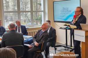 Евангелие на фоне бульдозеров, калия и ракет: как диктатуры и большая политика используют религию