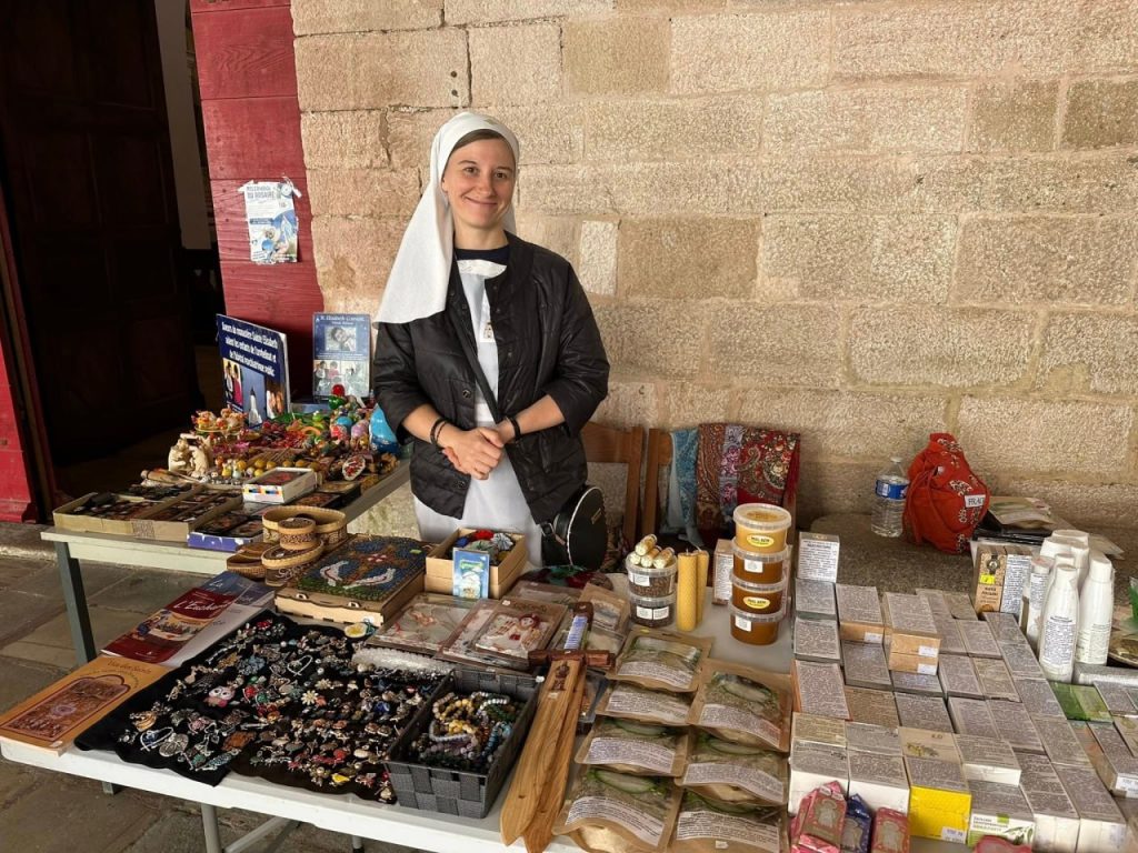 Сестры Свято-Елисаветинского монастыря были замечены на Корсике