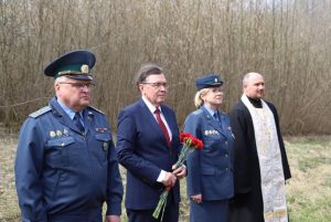 Священник освятил надгробие военного, погибшего при подавлении восстания на территории Беларуси