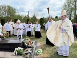 Задержан мастер, который делал памятник на могиле ксендза Станислава Кучинского
