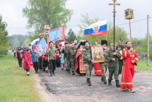 С российским триколором и георгиевскими ленточками — Свято-Елисаветинский монастырь отчитался о своем «Бессмертном полке»