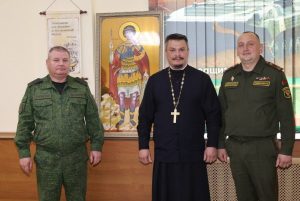 Символ единства Церкви и армии: Борисовская епархия передала икону святого Георгия в СЗОК