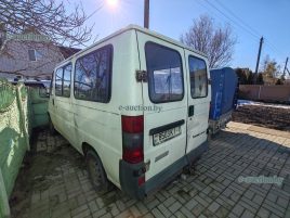 В Беларуси продали микроавтобус, принадлежащий, вероятно, репрессированному церковному зодчему