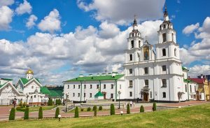 Министерство образования Беларуси рекомендует привлекать священников БПЦ к работе с учащимися и их семьями